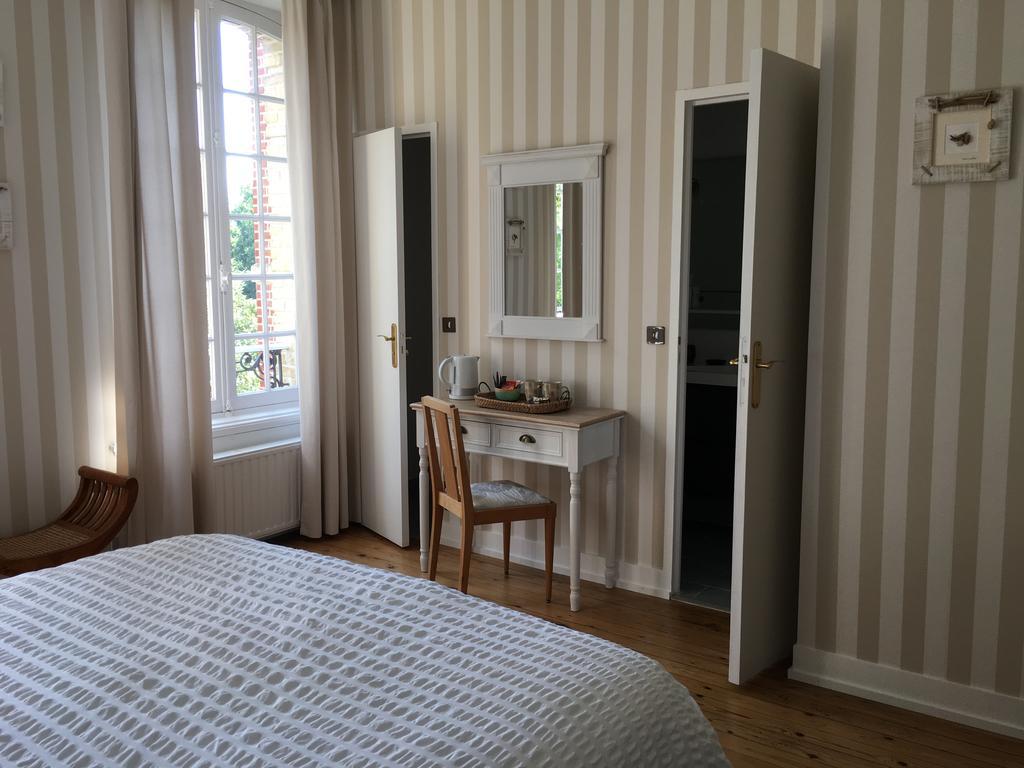 Manoir Le Mesnil Bed and Breakfast Saint-Martin-aux-Chartrains Εξωτερικό φωτογραφία