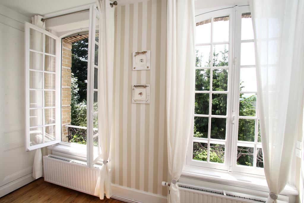 Manoir Le Mesnil Bed and Breakfast Saint-Martin-aux-Chartrains Εξωτερικό φωτογραφία